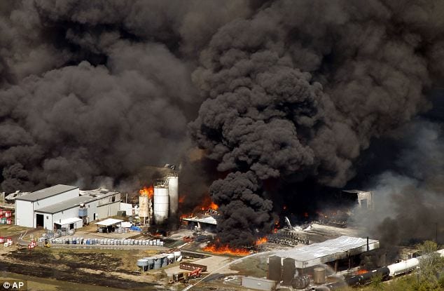 Fire rages at Texas chemical plant damaged by Harvey