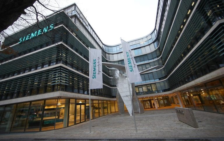 Siemens cutting 6,900 jobs in power & gas, other divisions
