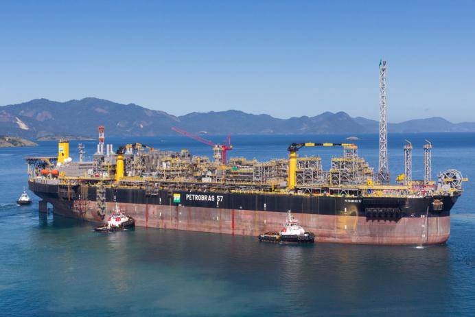 Petrobras receives new FPSO, takes loan