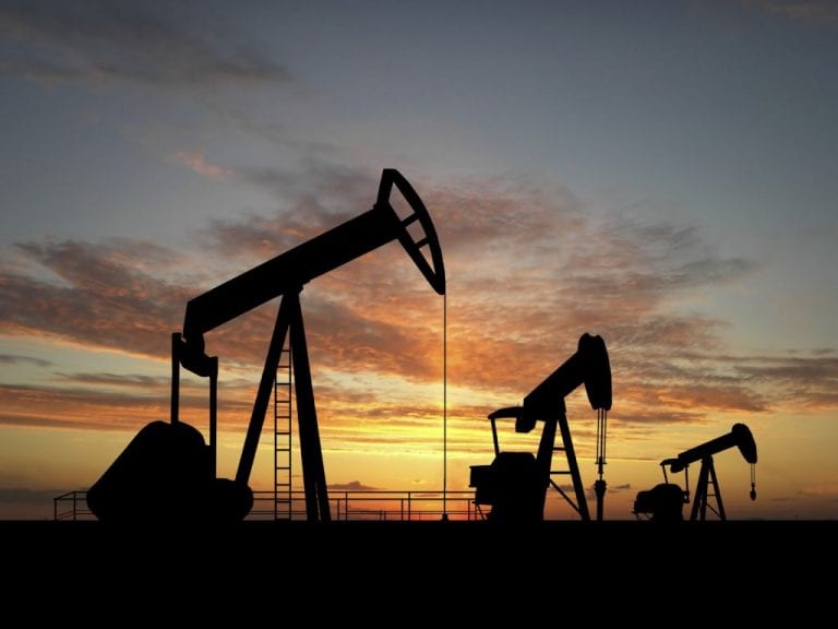 Oil climbs 1 percent on prospect of OPEC, Russia supply cut