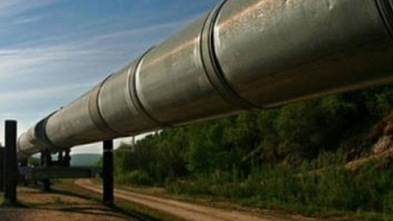 Oil flow halted at Colombia pipeline near Venezuela border following attack