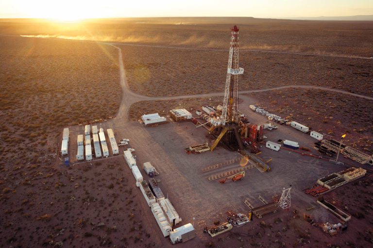 Argentina’s oil output to surpass 600,000 bpd on Vaca Muerta rally