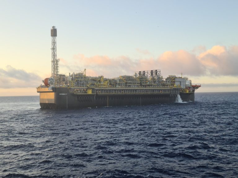 Petrobras hits first oil at Itapu field offshore Rio