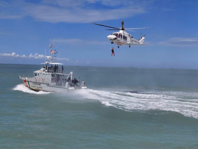 Omni Helicopters leads Suriname’s first helicopter-enabled rescue training